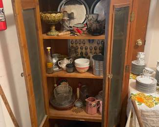 $150 Pie safe 16Dx33Wx57H
