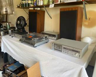 $450 Modular Component Systems turn table works includes 6 pieces total / 2 speakers MCS / Equalizer Receiver/ Cassette & receiver 