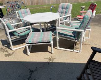 $150 Outdoor PVC dining set 7 pieces 
