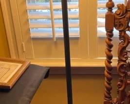 Vintage art deco brass/metal floor lamp.