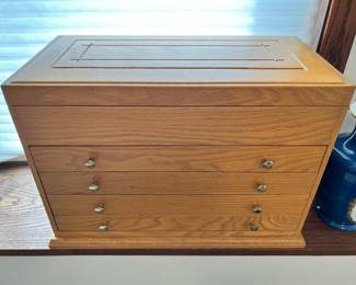 Hand made jewelry case