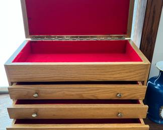 Hand made jewelry case