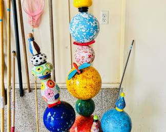 Stacking ceramic yard art 