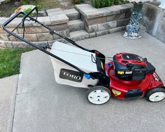 Toro 22” Recycler with SmartStow