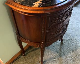 Vintage French rococo carved walnut end table with marble top