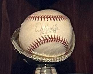 NY Yankees David Wells “Perfect Game” signed ball. Signature in sweet spot.