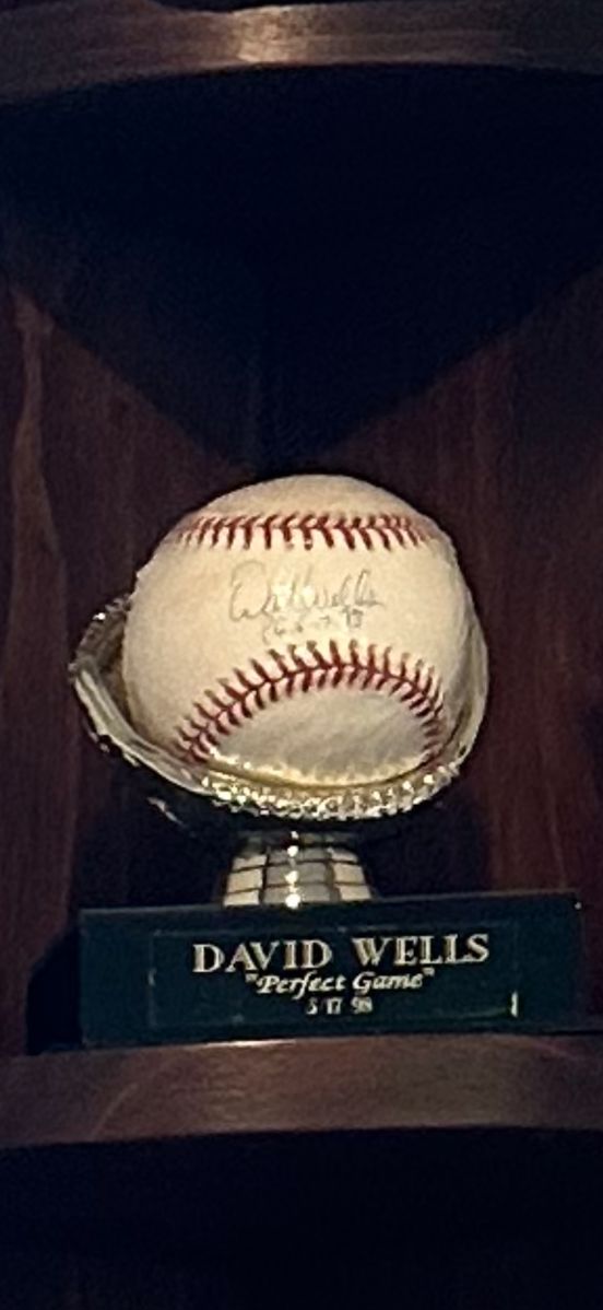 NY Yankees David Wells “Perfect Game” signed ball. Signature in sweet spot.