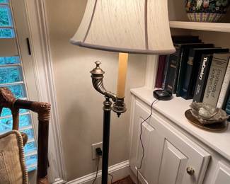 Oh my Gosh Becky, LOOK AT THIS LAMP!  it is so pretty!