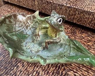 Well hello little friend.  Cute trinket tray!