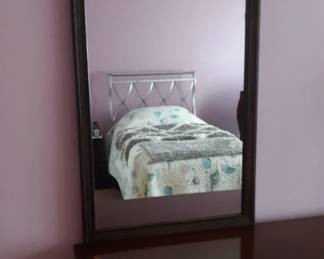 ***FREE***
Mirror with dresser