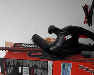 Electric B&D trimmer