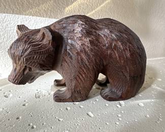 Alaska carved bear. (small)