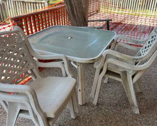 Outdoor table and chairs 