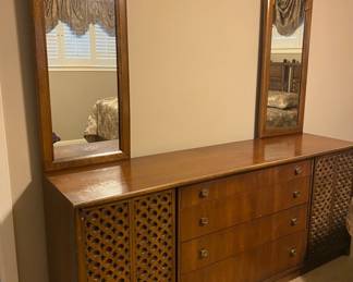 Vintage double mirror dresser