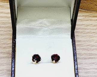 Garnet 14kt Gold Earrings
