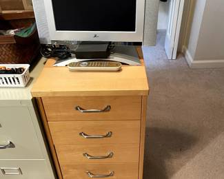 Rolling 5-drawer chest. Older monitor
