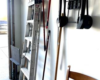 Aluminum step ladder