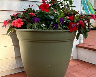 (2) Lightweight Planters (green)
