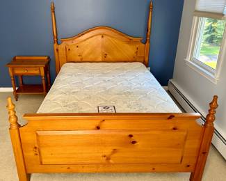 Open Home Queen Pine Bed