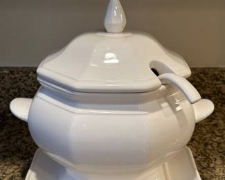 Soup Tureen with Underplate