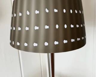 Glass-shade mushroom table lamp with nickel base