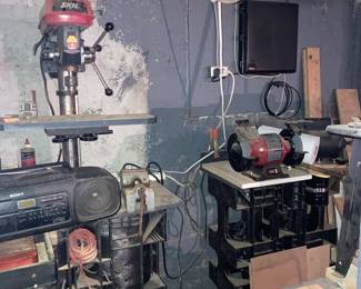 Lots of Garage Machines