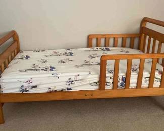 002 Childs Bed