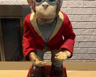 005 HyQue Speak No Evil Mechanical Monkey