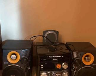 Deluxe Phillips Home Stereo System