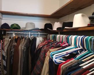 5 cowboy hats in excellent condition