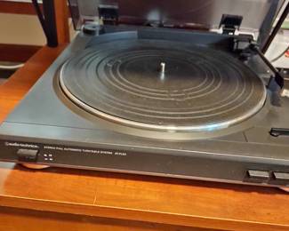 Professional level turntable. Fully adjustable.