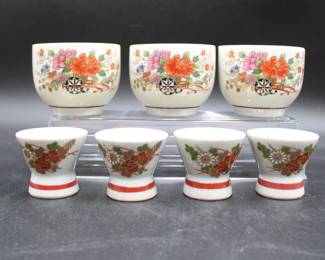 Gilded Japanese Teacups & Sake Cups w/Floral Motif (Total of 7)
