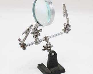 Helping Hands w/Magnifier & Two Articulated Arms
