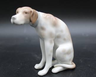 Lladro "Moping Dog" Porcelain Figurine #4902

