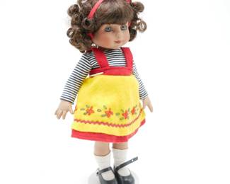 Robert Tonner 10" Ann Estelle Doll Georgia w/"A Good Book" Outfit
