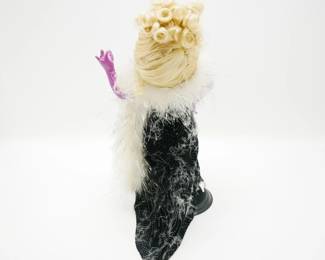 Millennium Miss Piggy Porcelain Doll by the Franklin Mint
