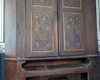 Large Swedish 1860 hand painted hutch
6.5 tall x 5.5 wide x 1.5 deep

