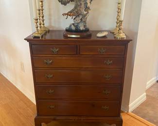 6 drawer chest / dresser / cabinet 
29.5 x 32.75 x 13 solid wood