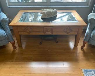 Lexington Cocktail / coffee table
48 x 20 x 26