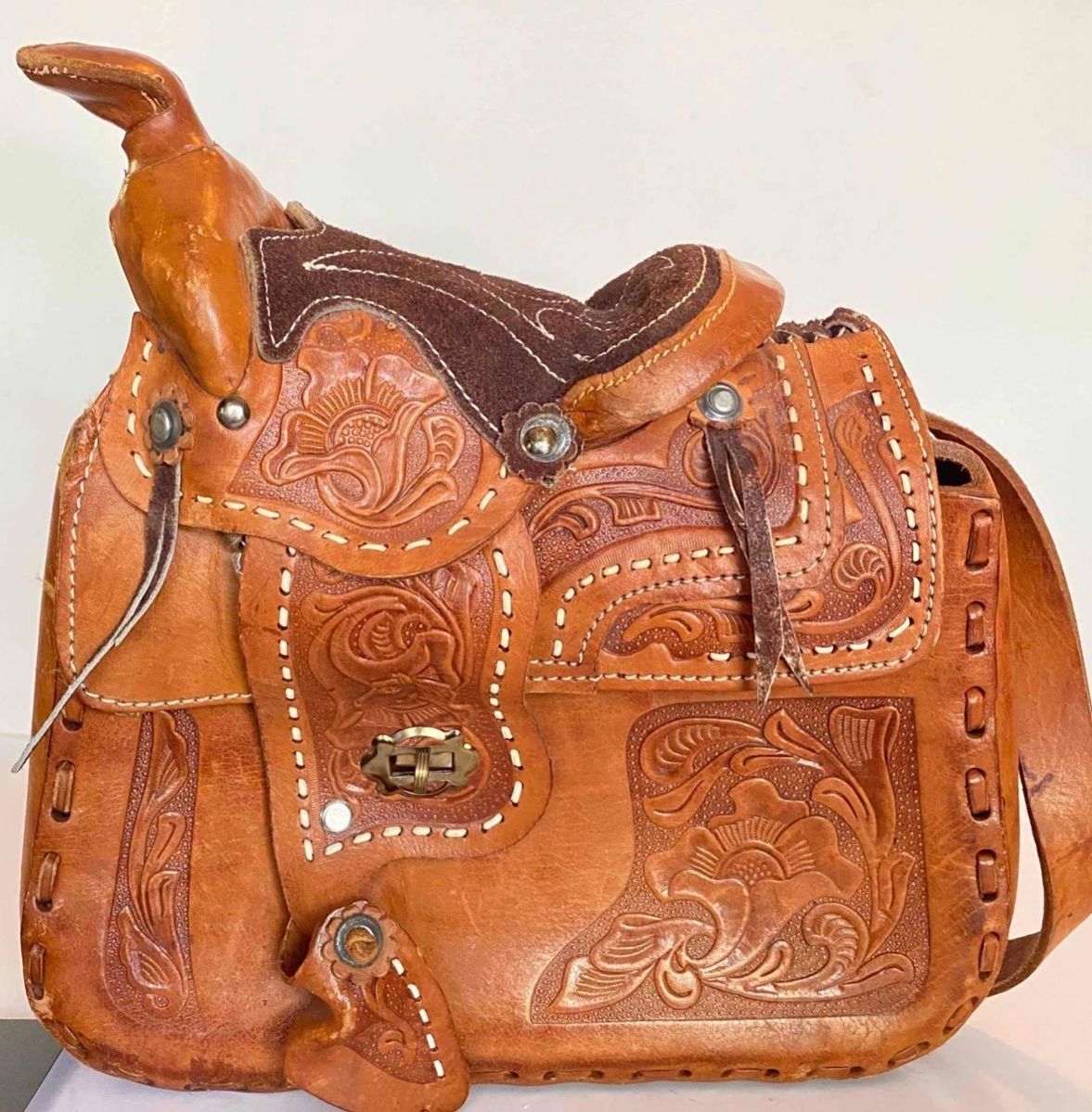 Kearney Estate Alis Chalmers B Tractor,... starts on 9/12/2023