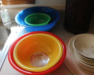 Glass mixing bowls, set 4