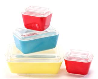 Pyrex Refrigerator Set