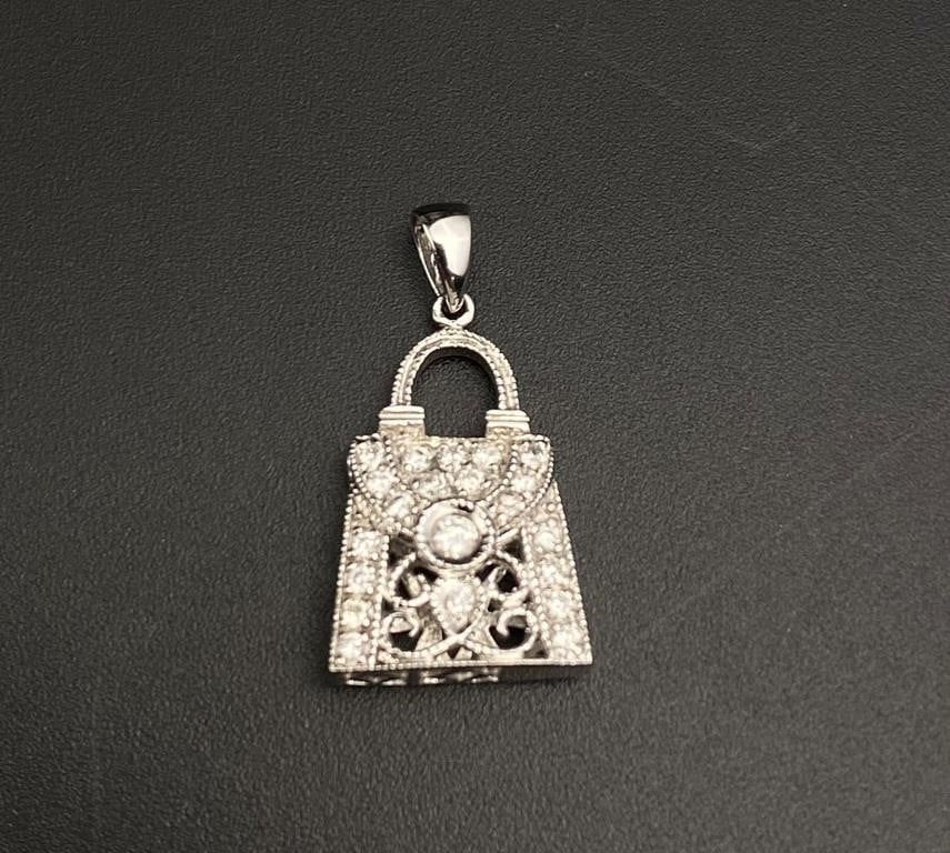 Online only auction Luxury designer purses,... starts on 9/12/2023