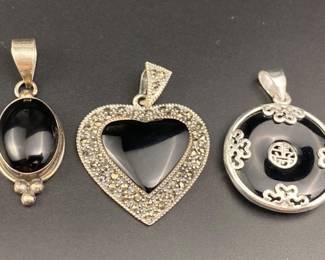 3 vintage sterling silver pendants 15.52 grams