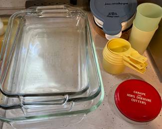 baking pans, Tupperware, Corning
