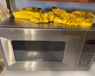 Emerson microwave, pair of vintage rooster wall decor