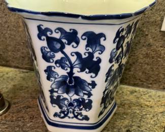 blue and white chinoiserie 