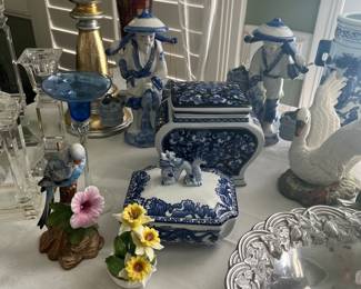 blue and white chinoiserie 