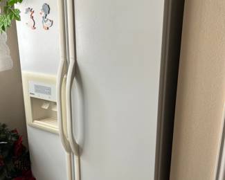Kenmore side-by-side fridge