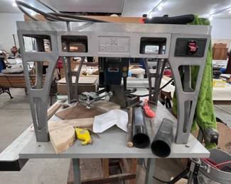 Rebel metal router table, fence with dust collection port
